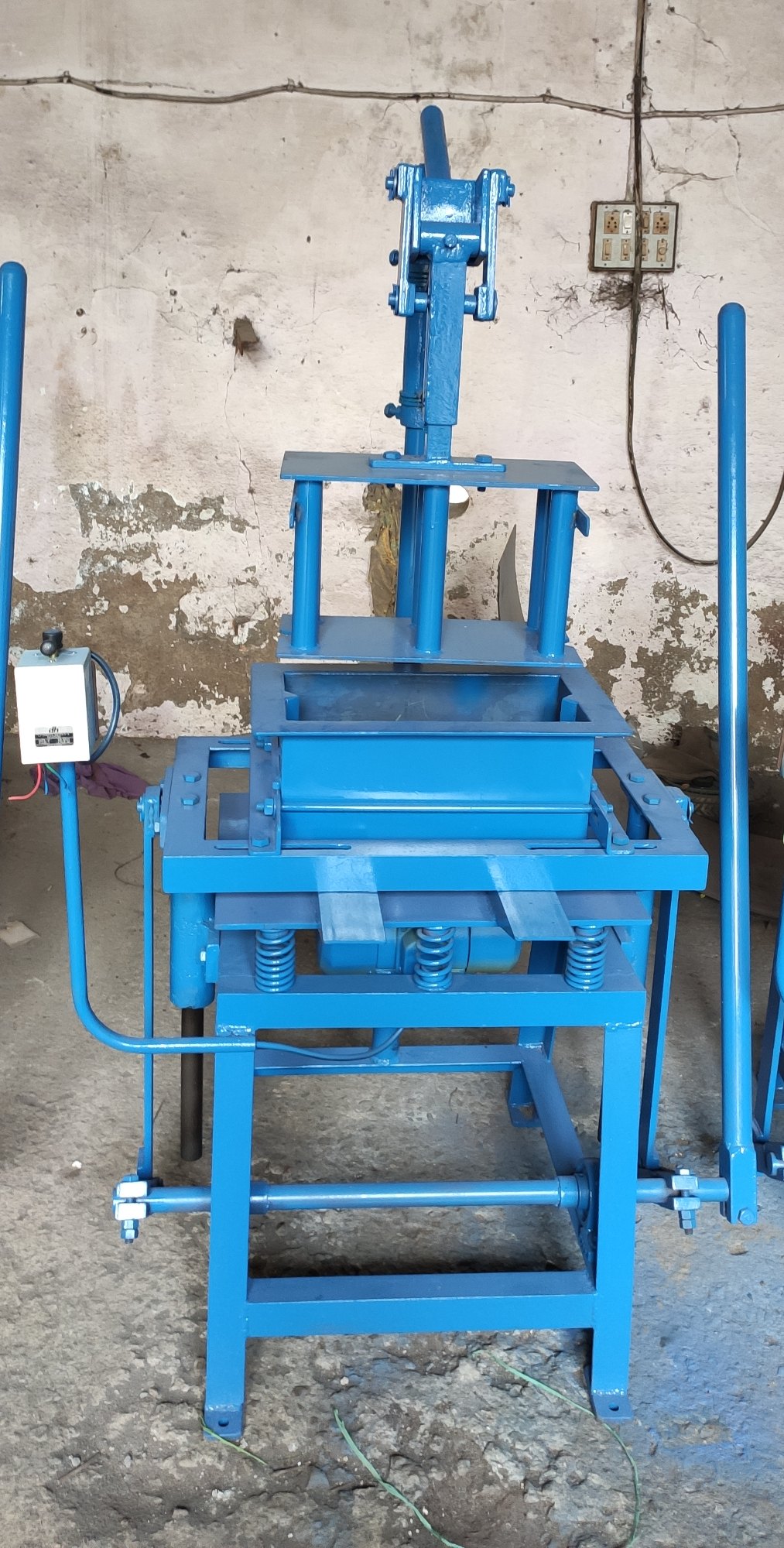 TWO BLOCK FLY ASH BRICK MACHINE-MANUAL-HAND OPERATE